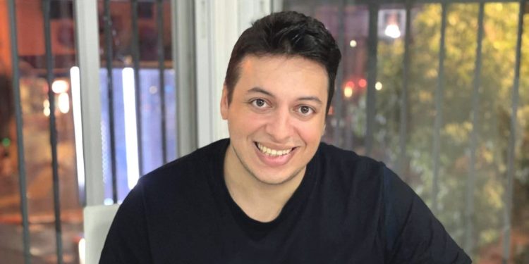 HR Startup Makes First Acquisition Since Coatue Backing