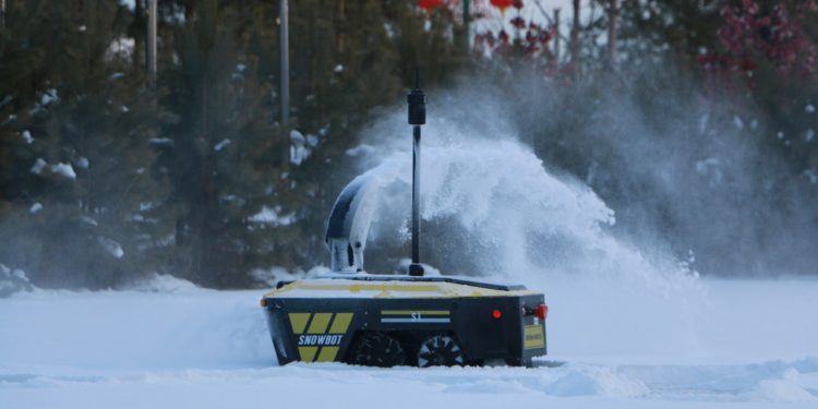 Autonomous robotic snowblower introduced at CES