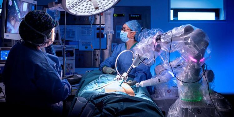 Robots give surgeons a helping hand