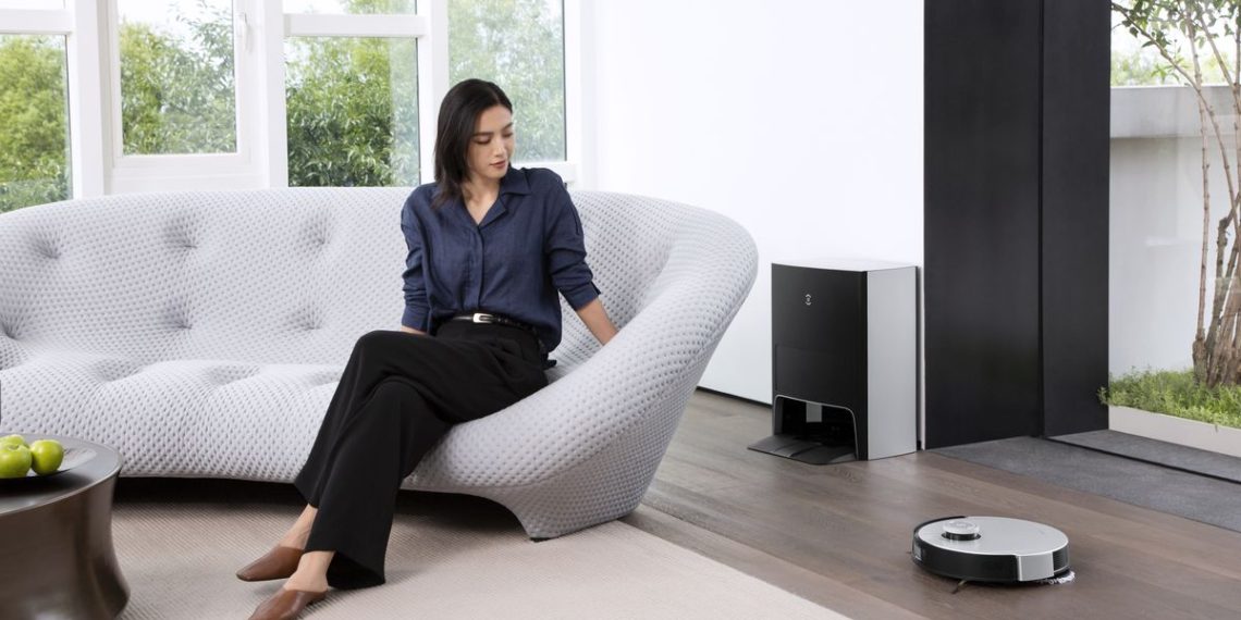 A robot vacuum that mops, too? This CES 2022 gadget sounds promising