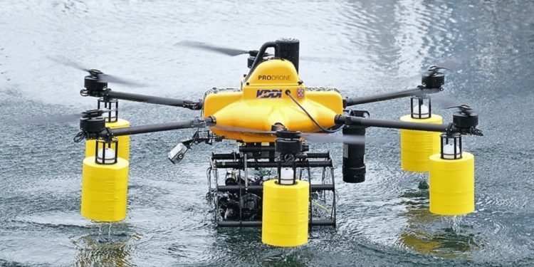 This drone works both in the air and at sea [VIDEO]
