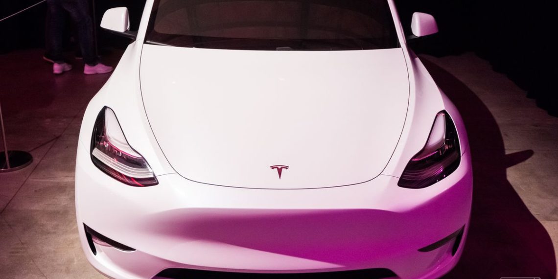 Tesla’s ‘Full Self-Driving’ beta has an ‘assertive’ driving mode that ‘may perform rolling stops’