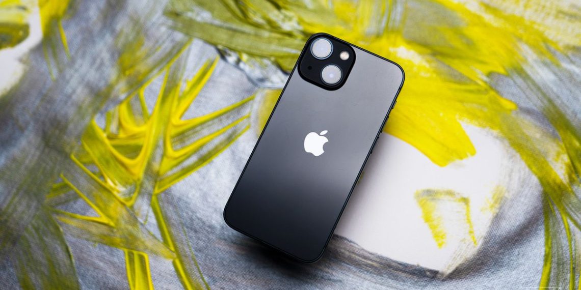 Apple and T-Mobile say iOS 15.2 didn’t switch off iCloud Private Relay