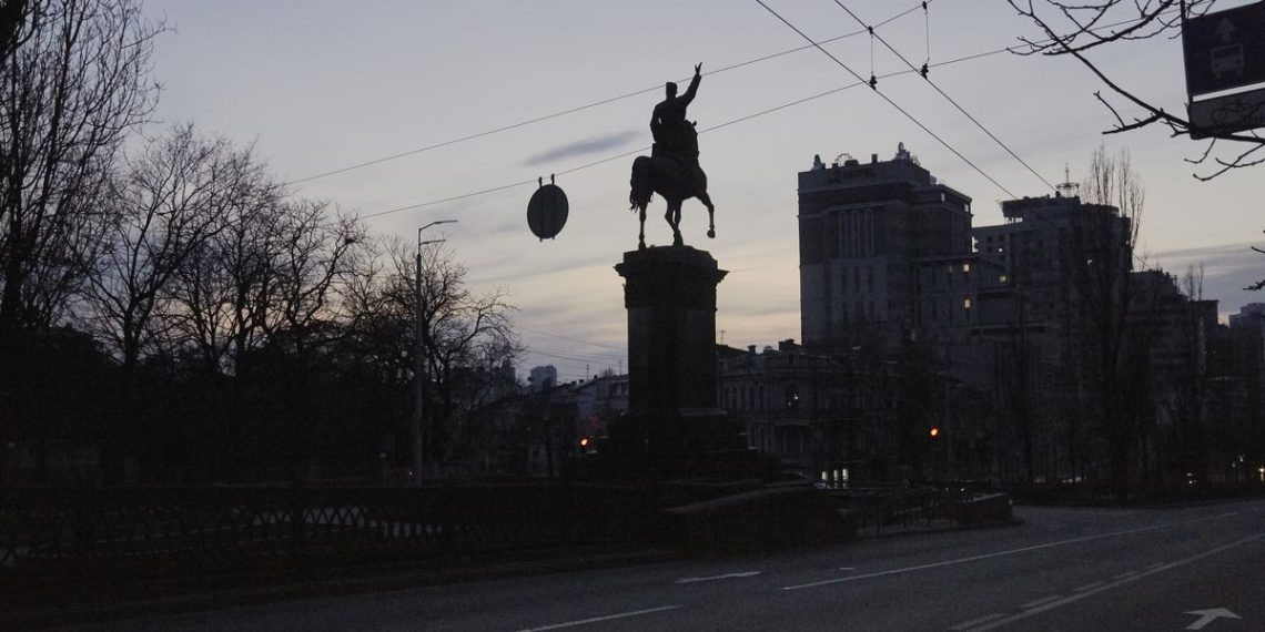 Ukrainian leader calls on Apple to block Russian users from the App Store