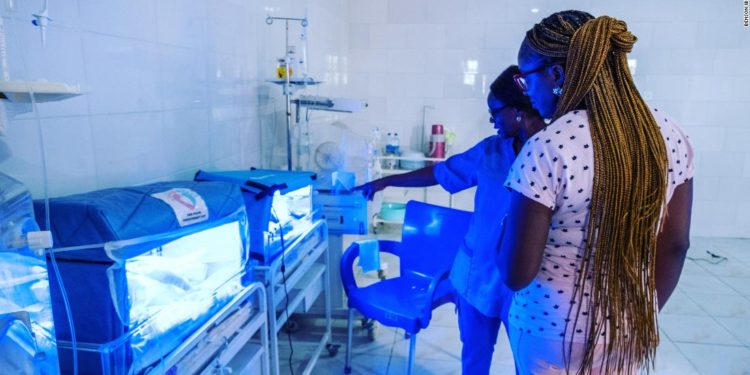This Nigerian tech startup is fighting baby jaundice with solar-powered cribs