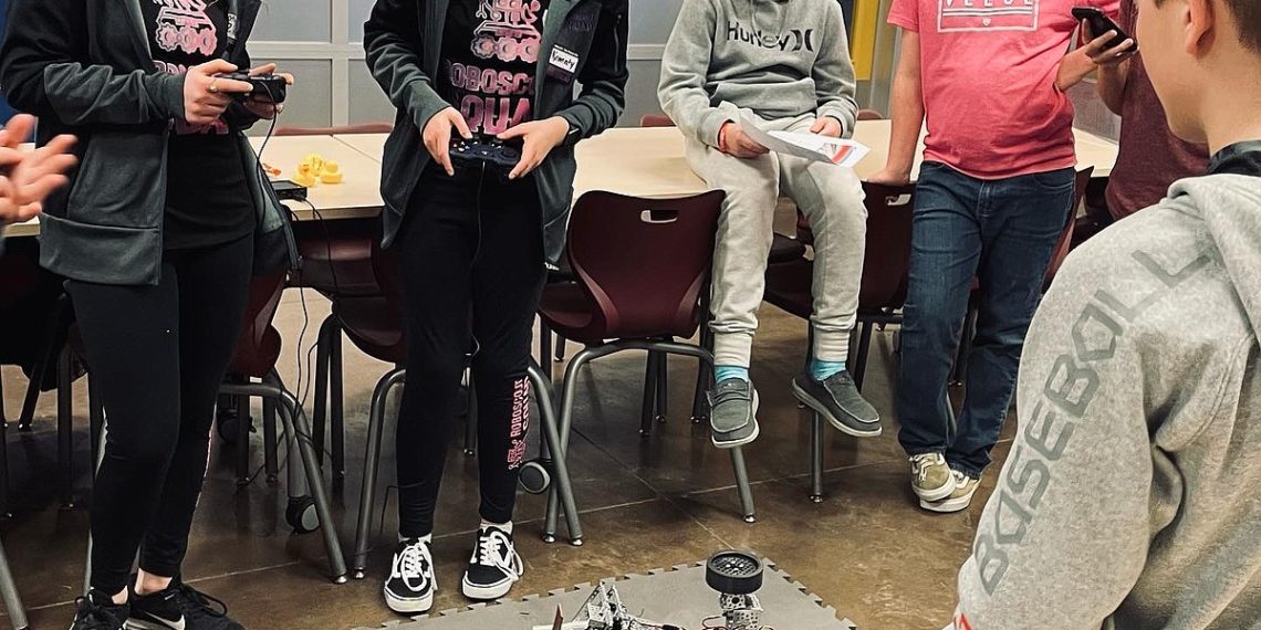 Area robotics teams advance to state