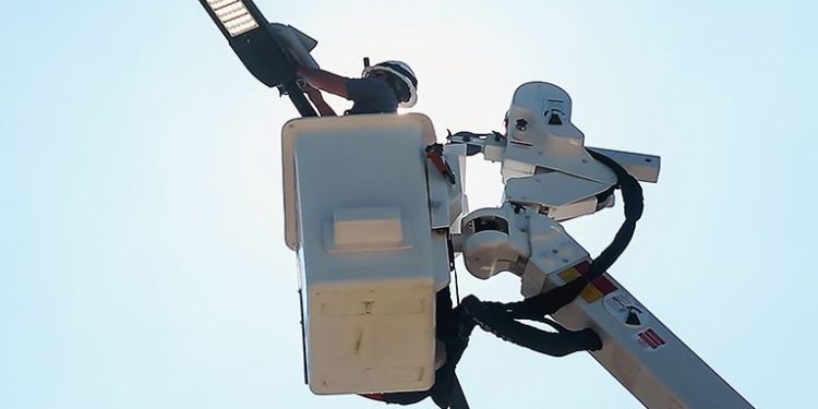 AT&T in process to deploy discreet 5G small cells on city street lights
