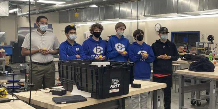 Creighton Prep robotics team prepares for state tournament