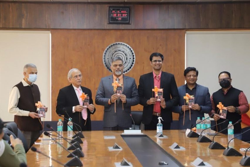 IIT Delhi startup launches world’s smallest wearable air purifier