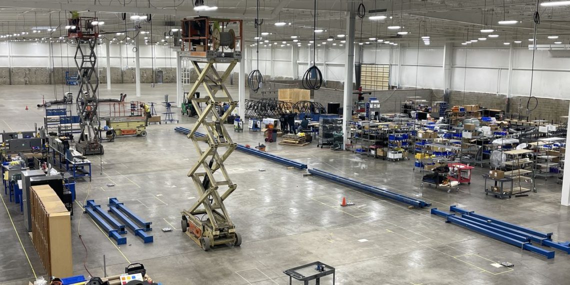 Oregon electric vehicle startup Arcimoto opens new 250,000 square-foot factory