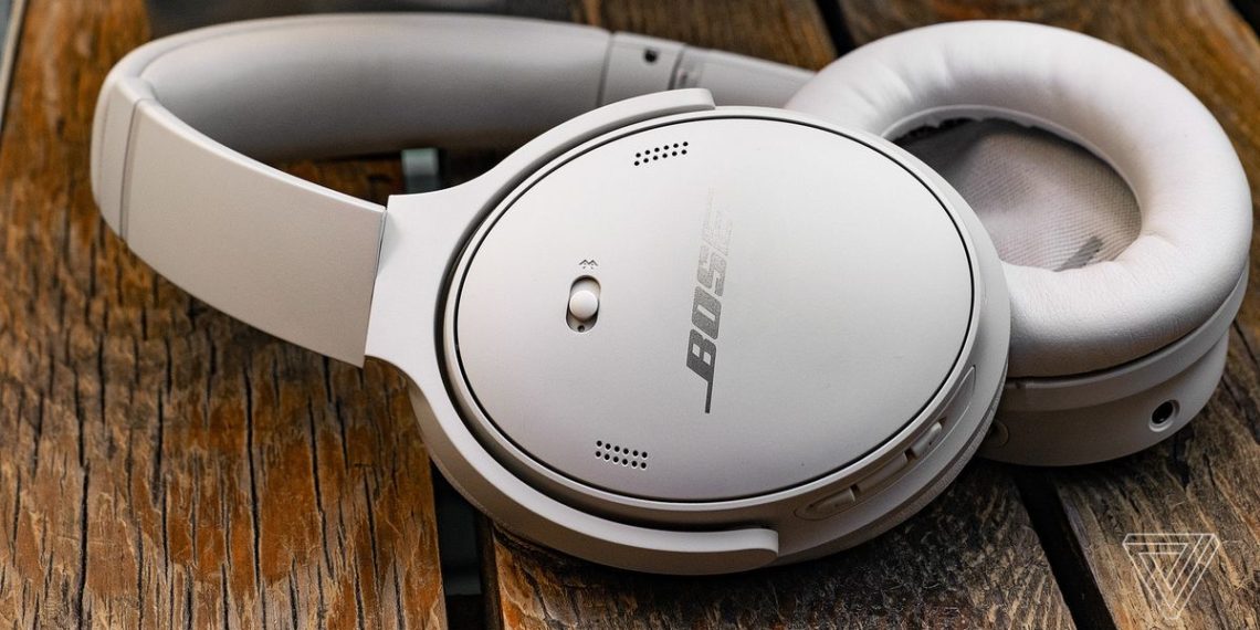Bose now lets you customize the EQ of its QuietComfort 45 headphones