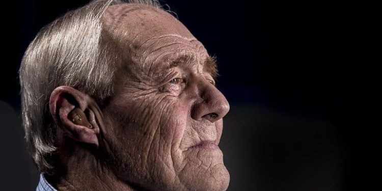 Lifetime of Knowledge Can Clutter Memories of Older Adults