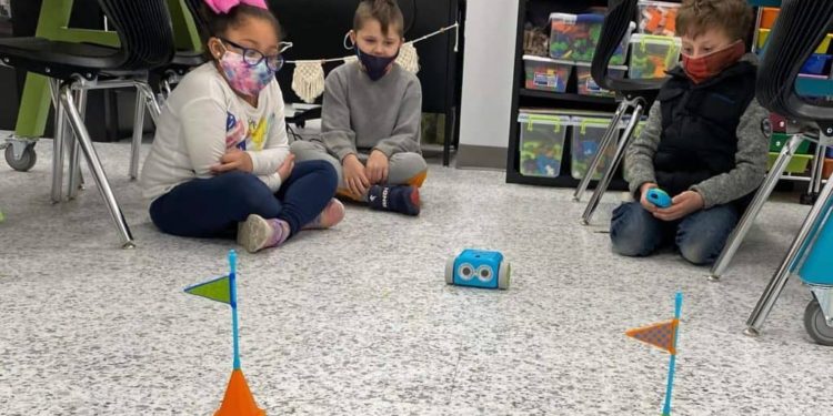 Brame, Makerspace Receive $1,500 TVA Grant For Robots