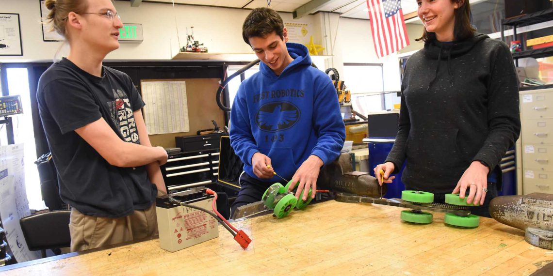Albany High engineering kids headed to competition after 2-year hiatus