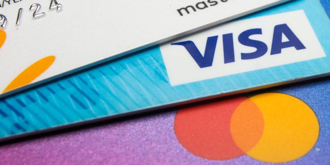 Visa and Mastercard suspend their services in Russia