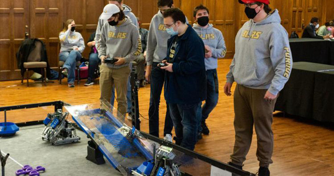 Zionsville Community High School graduate aims to be world robotics champion • Current Publishing