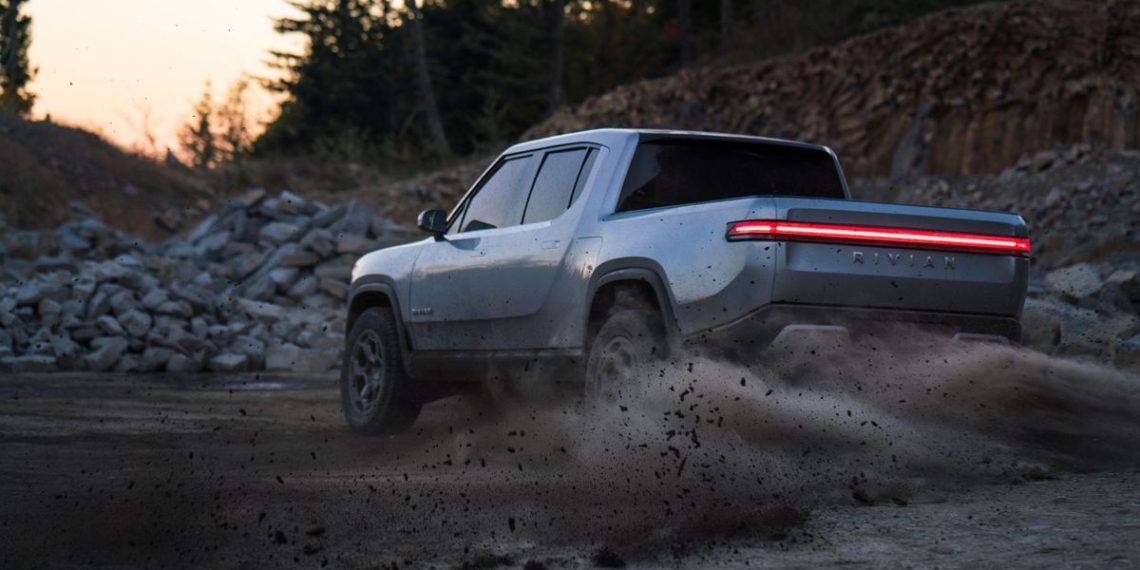 Rivian says it delivered nearly 1,000 electric trucks in 2021
