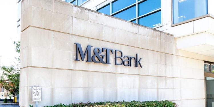 M&T Bank CEO Calls for More FinTech Regulation