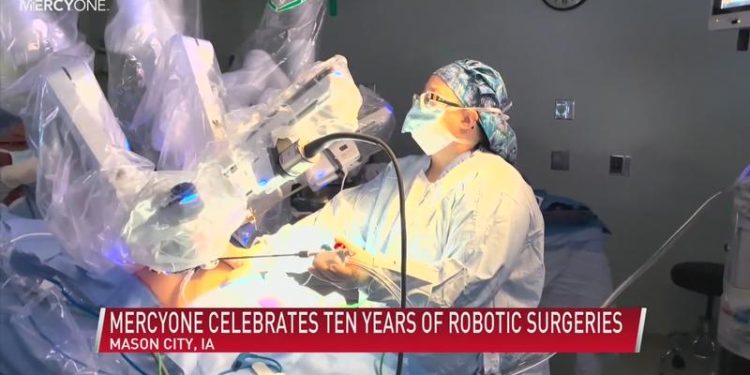 MercyOne North Iowa surgeon completes over 500 robotic surgeries