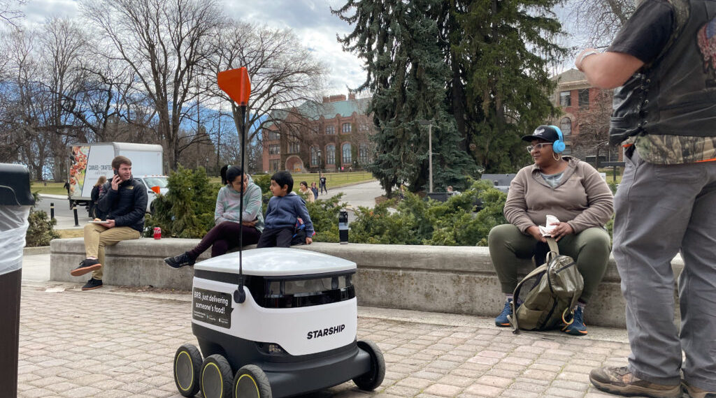 Starship robots now delivering on campus – The Argonaut