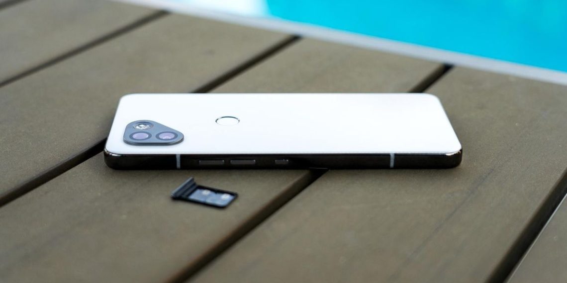 This is the Osom OV1, a new phone from Essential’s former engineers and designers