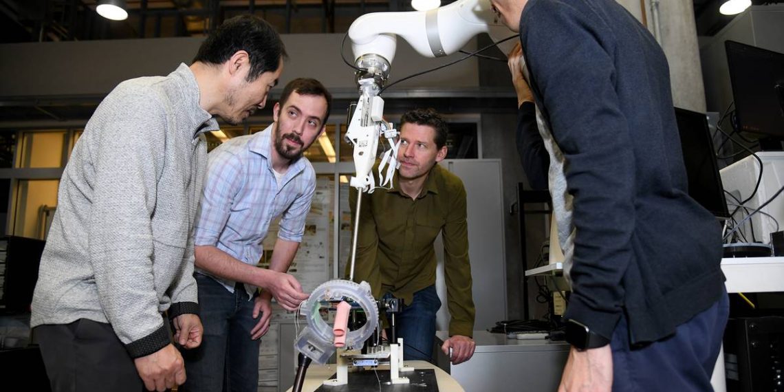 Johns Hopkins engineers build robot to perform surgery without a doctor – Baltimore Sun