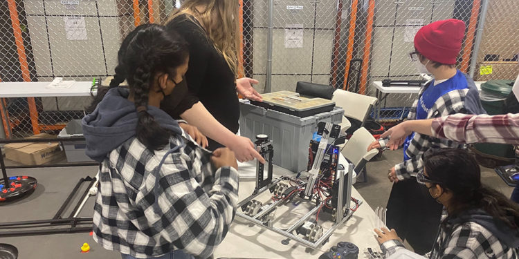 Girls Of Steel Robotics Show Off ‘Buzzband’ A Fitness Device To Help Kids With Autism – CBS Pittsburgh