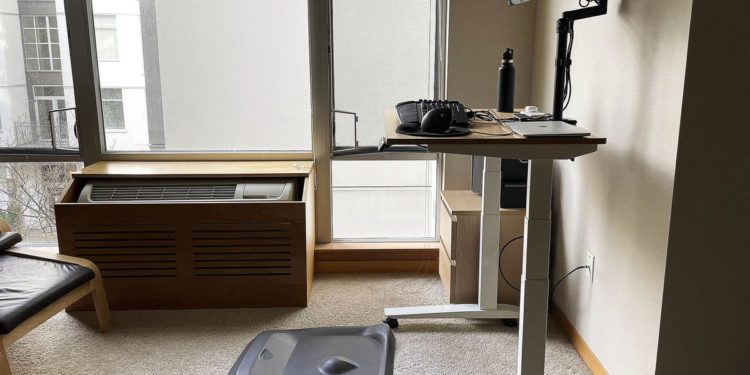 Fully’s stellar Jarvis standing desks are still 15 percent off