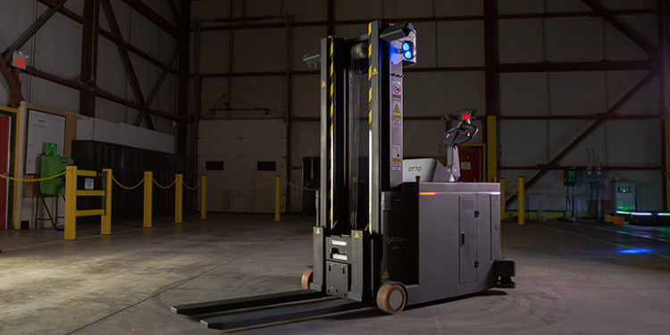 New OTTO Lifter autonomously transports pallets