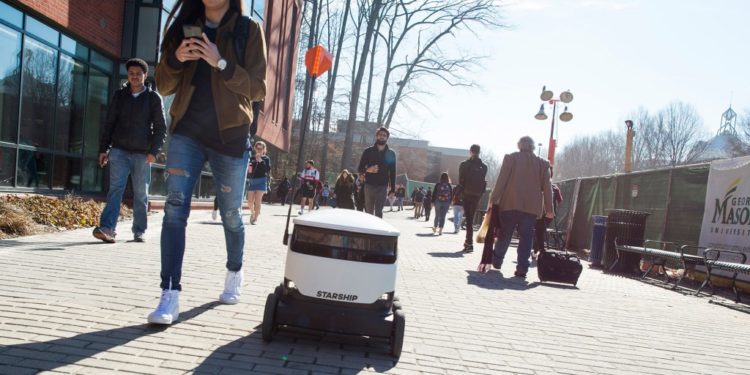 Move over drivers, robots can deliver in snow, rain, and heat