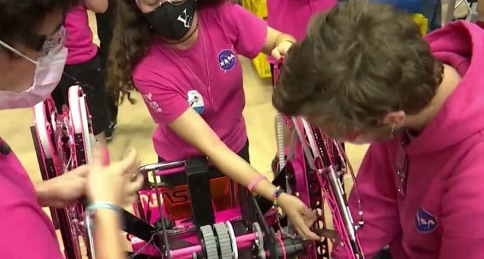 🔓Brevard County students promote STEM through PINK robot, competition