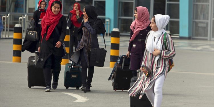 Officials: Taliban blocked unaccompanied women from flights
