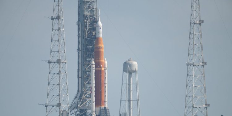 NASA delays dress rehearsal of new megarocket