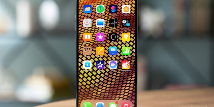 Apple display supplier could lose out on large iPhone 14 order after it was reportedly caught cutting corners