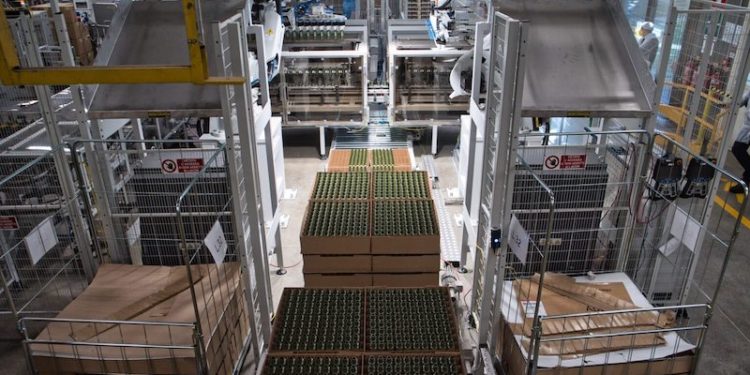 Comau brings high-speed robotic precision to the cosmetics industry
