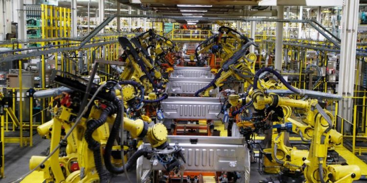 US robot orders surge 40% as labor shortages, inflation persist