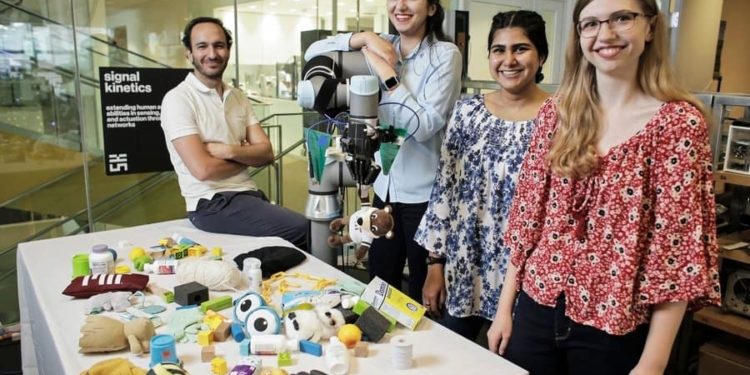 Robotic System Retrieves Buried Objects