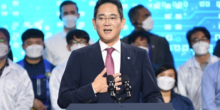Grandson of Samsung’s founder takes control of empire as earnings fall