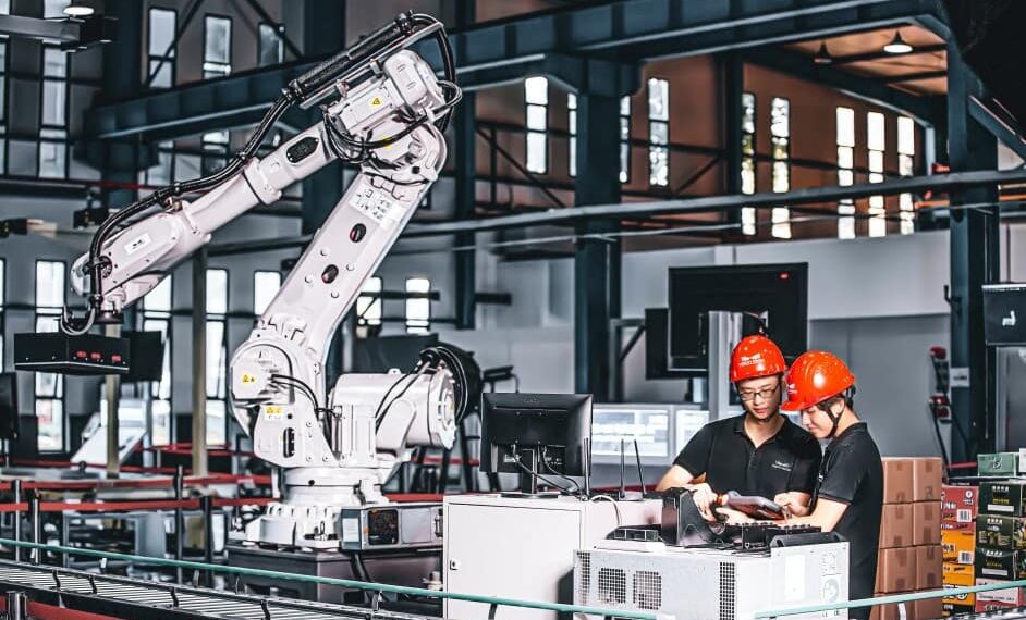 Study Finds Workplace Robots Could Cause Job Insecurity