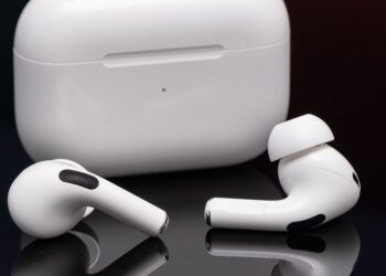 Best Black Friday 2022 headphone and earbud deals