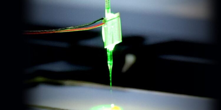 Scientists Combine Conventional Robotics and Microfluids
