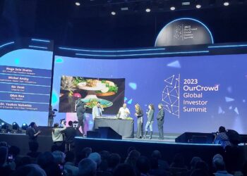 An image of some delegates and participants on stage at the OurCrowd Global Investor Summit 2023.