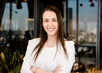 Combining Human Creativity with AI and NLP: How Peech Empowers Marketing Teams in the Video Content Era