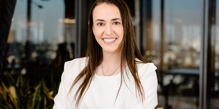 Combining Human Creativity with AI and NLP: How Peech Empowers Marketing Teams in the Video Content Era