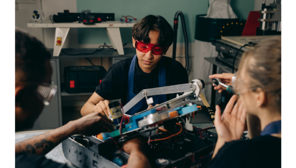 How Generative AI Increases The Productivity of Knowledge Workers