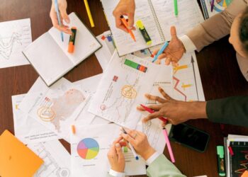 What Is Data Storytelling? Components, Benefits, & Examples