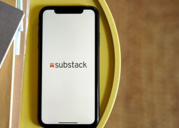 Substack CEO pushes back at Elon, says Twitter situation is “very frustrating”