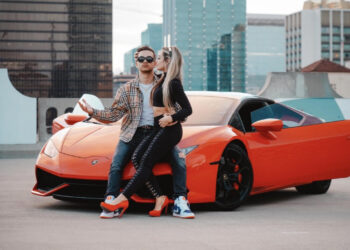 Empowering Success: Entrepreneur Casey Cox Transforms Lives with High Ticket Sales Mentorship Program