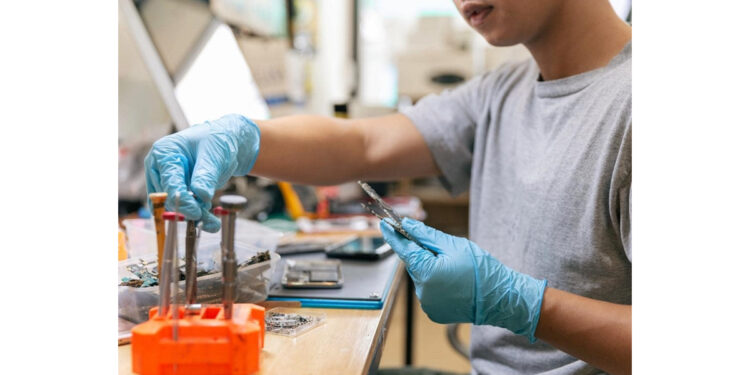 The Fix – Cell Phone Repair Announces Exciting Partnership with Repairs First Association
