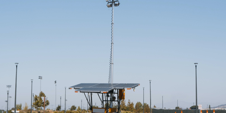 Making Breakthroughs in Utility-Scale Solar Efficiency with Battery Storage – An EPC Expert’s Perspective